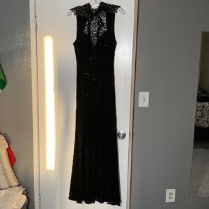 Black sequined & lace evening gown/prom/party dress